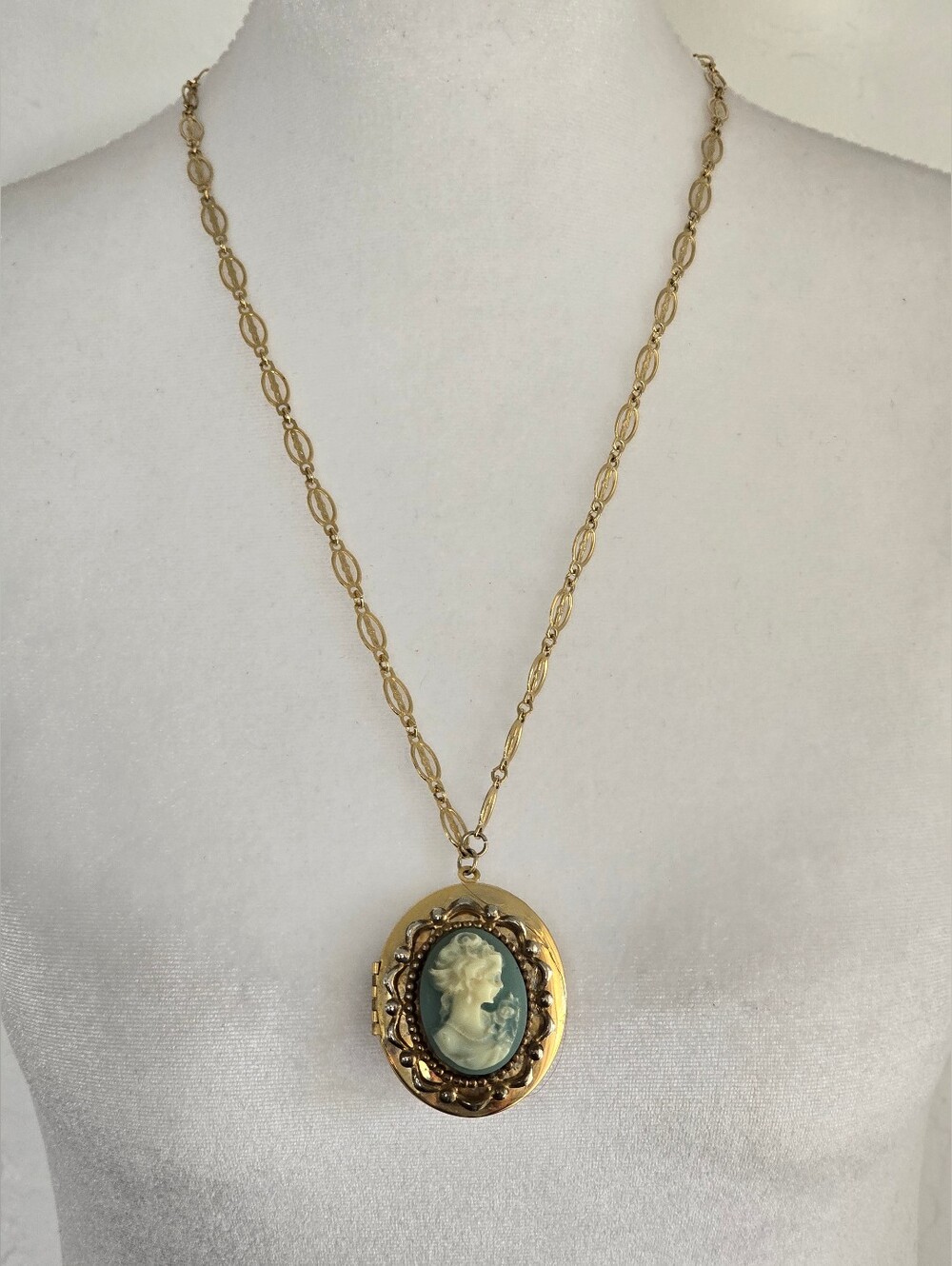 Vintage Cameo Locket Necklace in Gold with Blue Cameo